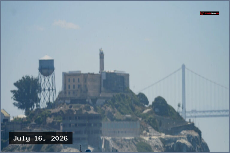 3 Missing After Boat Capsizes Near Alcatraz During Ash Scattering