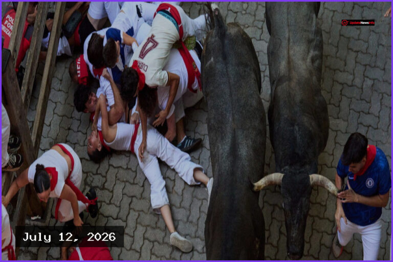 Runner gored in face during chaotic San Fermin bull run