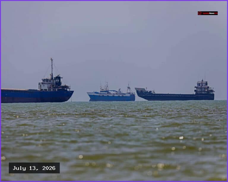US Launches New Strikes on Iran Amid Strait of Hormuz Tensions